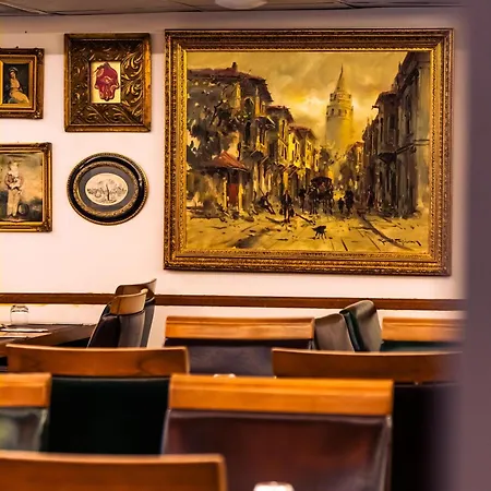 Atlas Hotel 4*